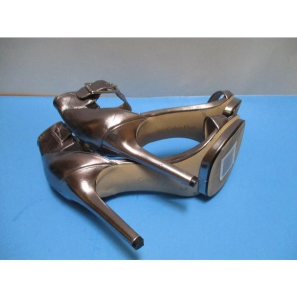 *Calvin Klein Silver VIVIAN Metallic Stilettos - Picture 11 of 12